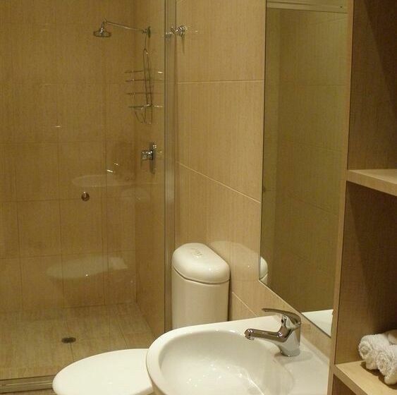 Hotel Charsfield Melbourne