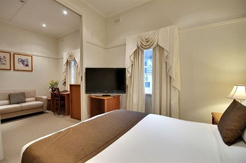 Hotel Charsfield Melbourne