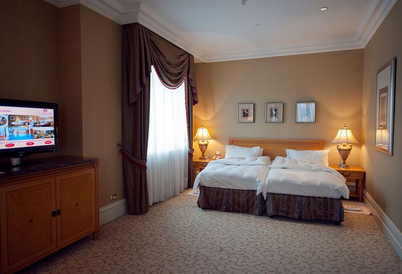 Hotel Donbass Palace Donetsk