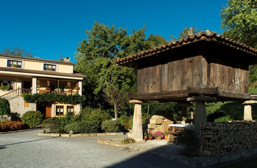 Outside Casa Rural Santu Colás Cangas de Onis