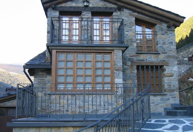 Outside Apartamentos Borda Canaro Incles
