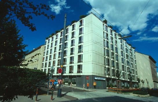 Strawberry Summer Hostel Mittelgasse Vienna