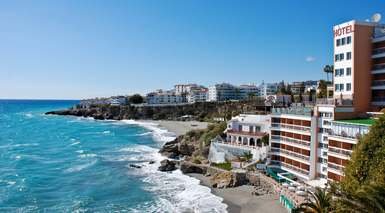 Apartamentos Turisticos Almoraide Suites - Nerja