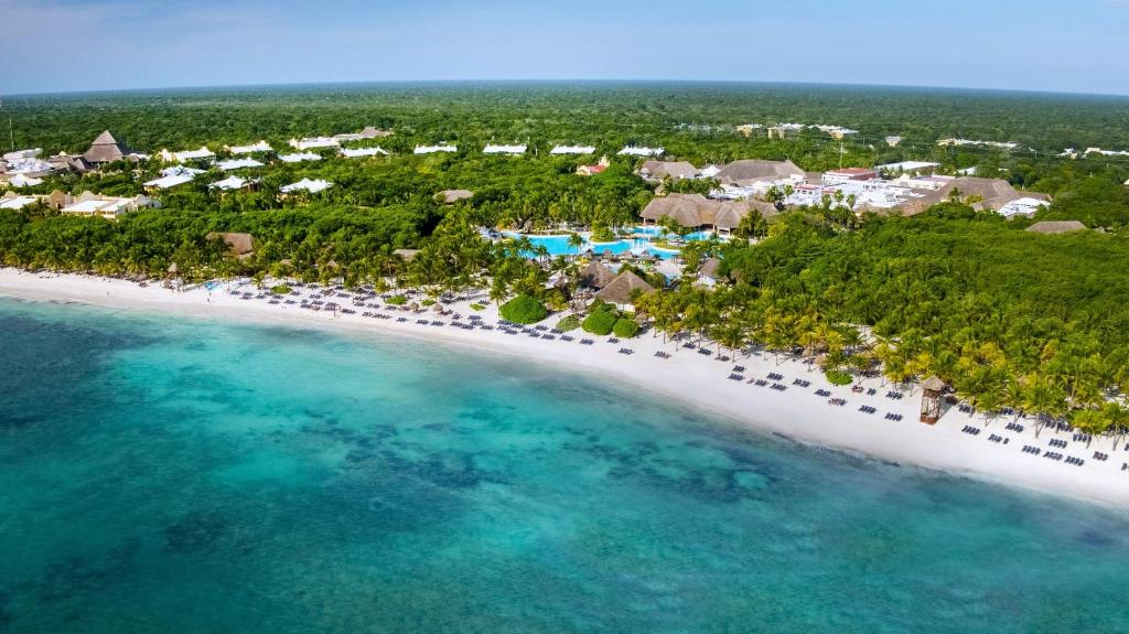 Grand Palladium Colonial Resort & Spa