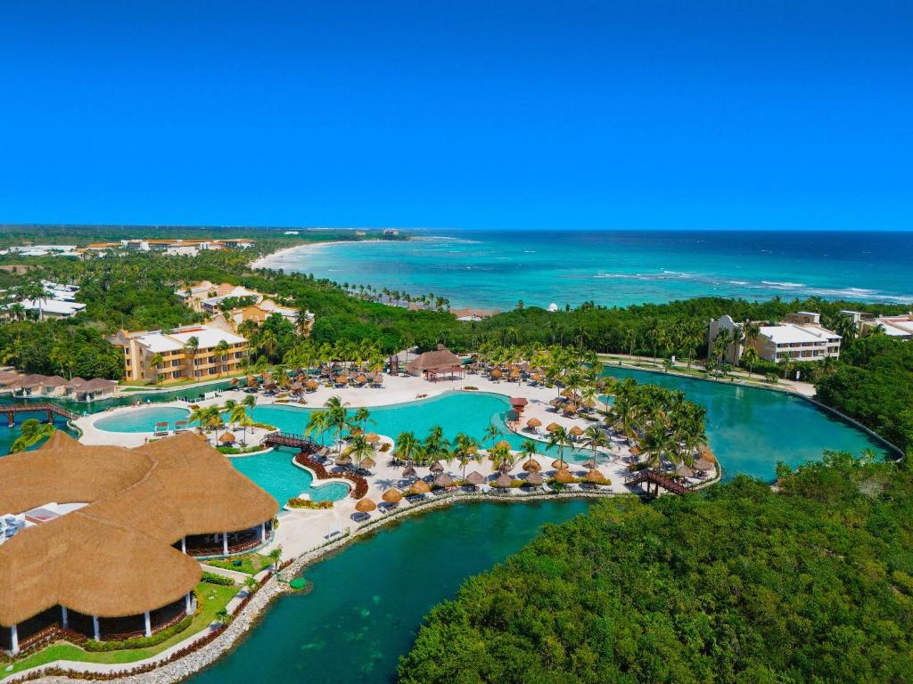 Grand Palladium Select White Sand Resort & Spa