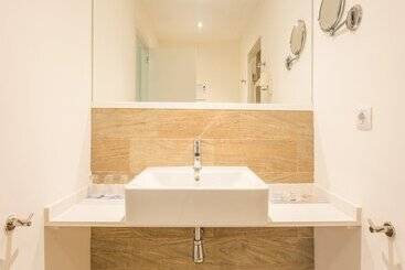 Ferrer Janeiro Hotel & Spa