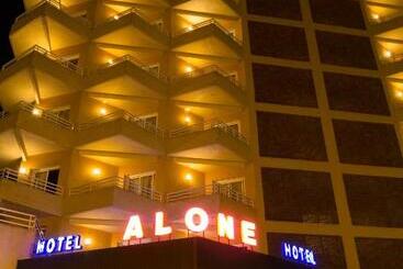 هتل Alone