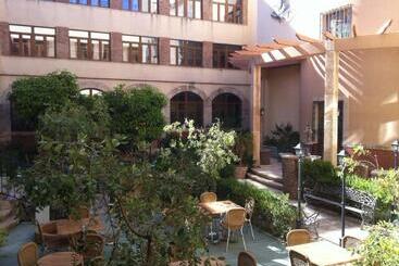 هتل Balneario San Nicolas