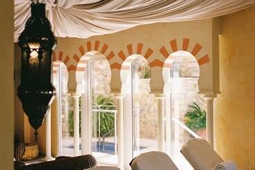 هتل Bon Sol Resort & Spa