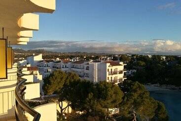هتل Cabot Cala Ferrera