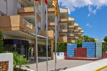 هتل Illot Suites