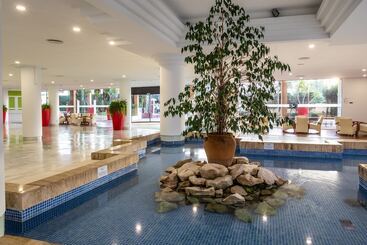هتل Illot Suites