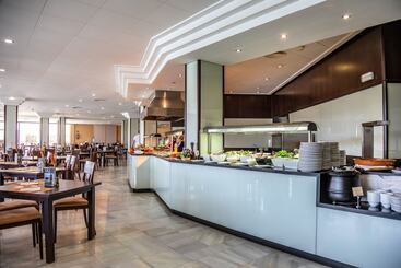 هتل Illot Suites
