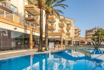 هتل Illot Suites