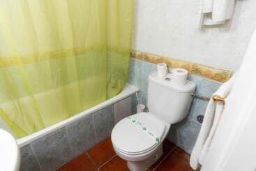 هتل Las Palmeras By Vivere Stays