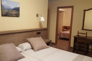 هتل Naranjo De Bulnes