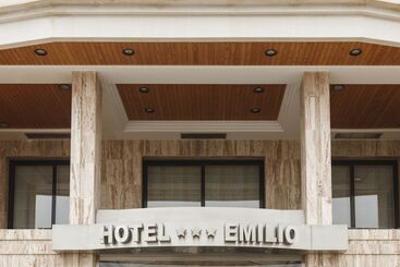 هتل Restaurante Emilio
