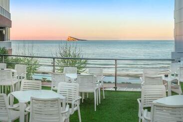 Отель Rh Corona del Mar 4* Sup