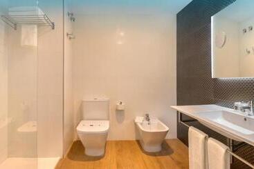 Отель Rh Royal   Recommend For Adults