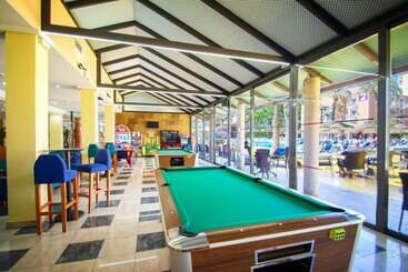 هتل Servigroup Pueblo Benidorm