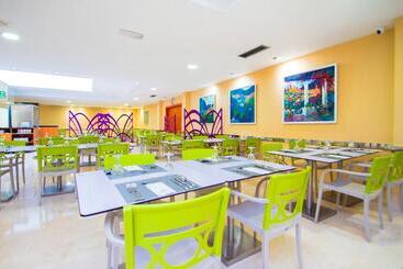 هتل Servigroup Pueblo Benidorm