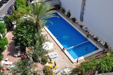 هتل Sol y Sombra