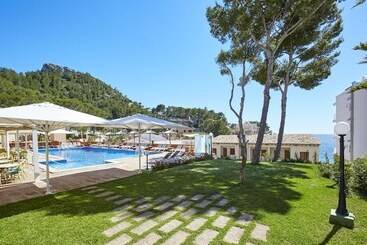 Universal Aparthotel Don Camilo
