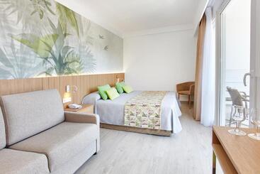 Universal Hotel Castell Royal - Canyamel