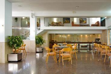 هتل Villa Naranjos