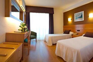 هتل Villa Naranjos