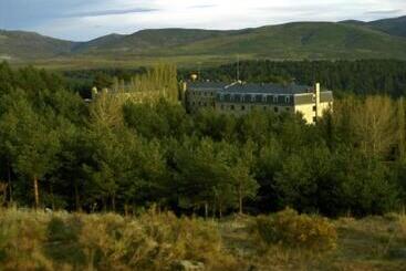 格雷多斯旅館 - Navarredonda de Gredos