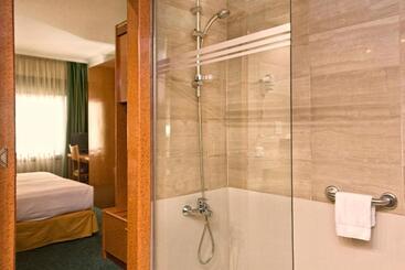 Acacia Suite