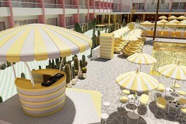 Apart Flats Friends Tropicana