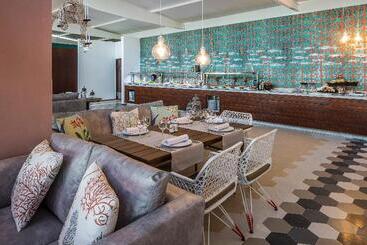 Grand Palladium White Island Resort & Spa