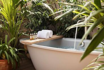 Alexandra Barcelona Hotel, Curio Collection By Hilton