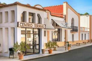 هتل Balneario De Cofrentes