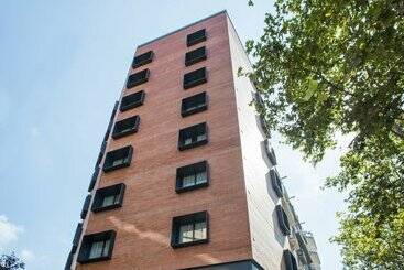 هتل Brick Barcelona