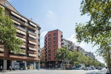 هتل Brick Barcelona