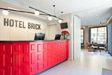 هتل Brick Barcelona