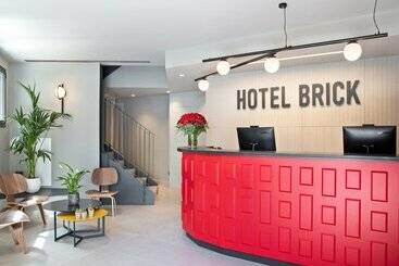 هتل Brick Barcelona