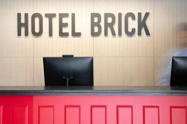 هتل Brick Barcelona