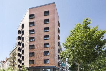 هتل Brick Barcelona