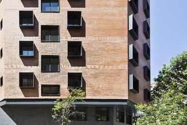 هتل Brick Barcelona