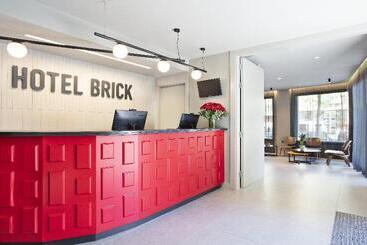 هتل Brick Barcelona