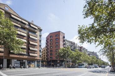 هتل Brick Barcelona