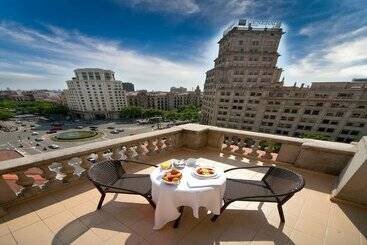 هتل El Avenida Palace