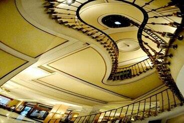 هتل El Avenida Palace