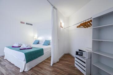 Отель Fergus Style Cala Blanca Suites