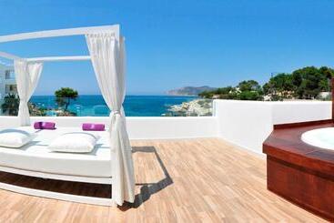 Отель Fergus Style Cala Blanca Suites