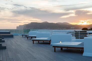 Отель Fergus Style Cala Blanca Suites